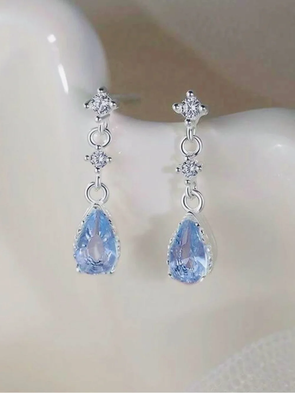 Blue Teardrop Rhinestone Earrings NEW 🏷️